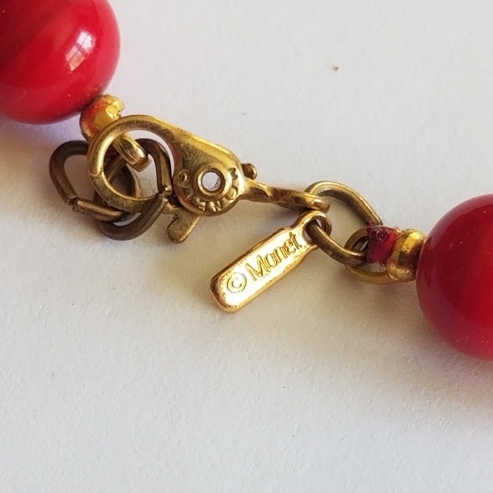 Relisted - Vintage Monet glass beads necklace red beaded strand choker - Picture 8 of 8